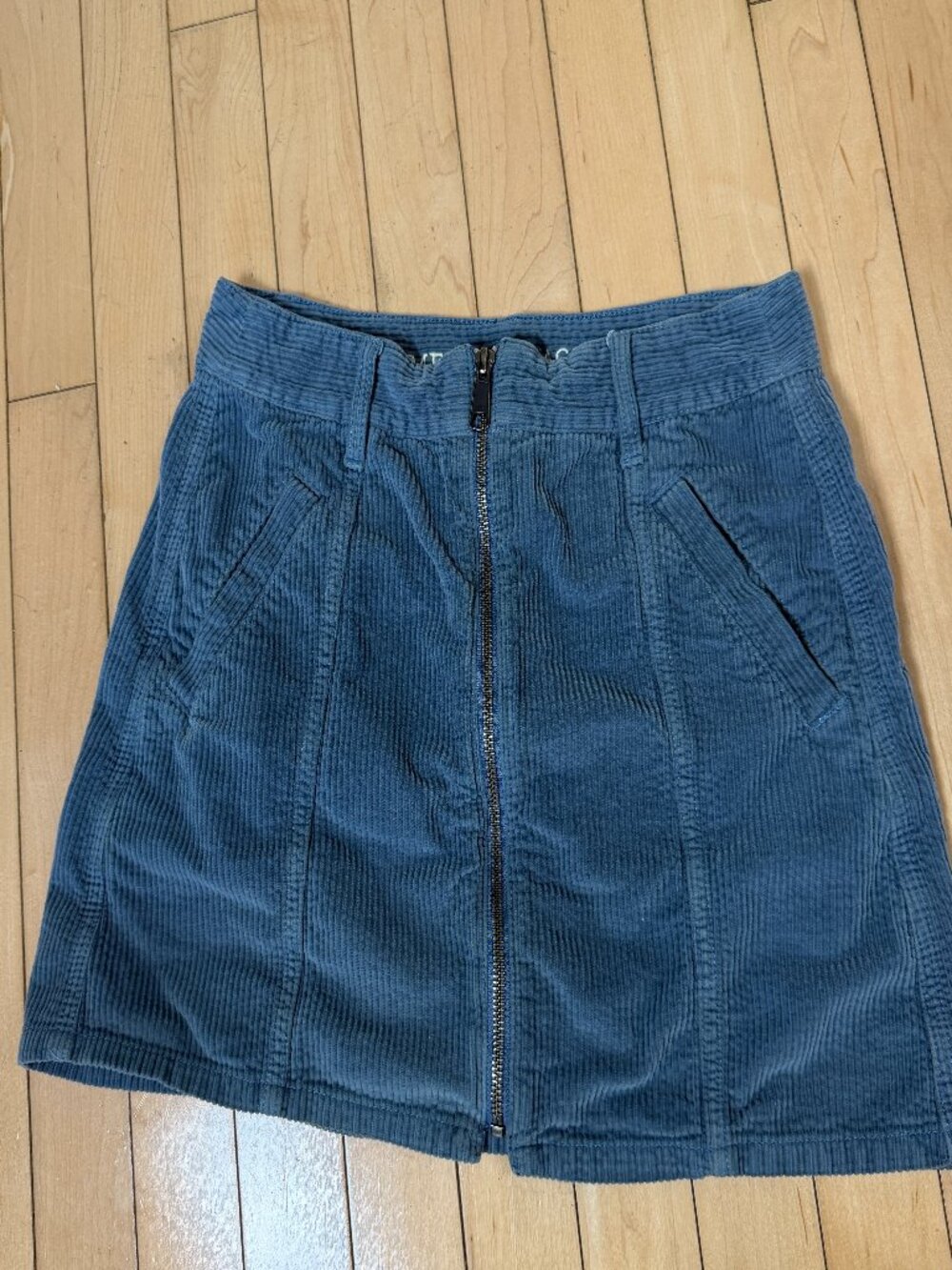 American Eagle Hi Rise A Line Grey Corduroy Zip Front Mini Skirt Size 0